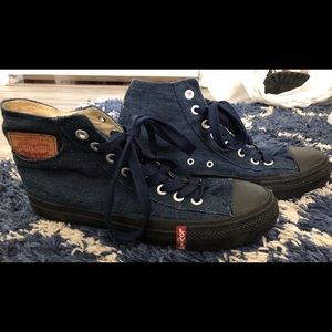 Levi’s high top converse